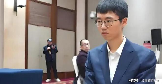 爱游戏-包含战马战队与逐风者在刀塔中上演巅峰对决，最终扳平比分，赢下信心之战的词条